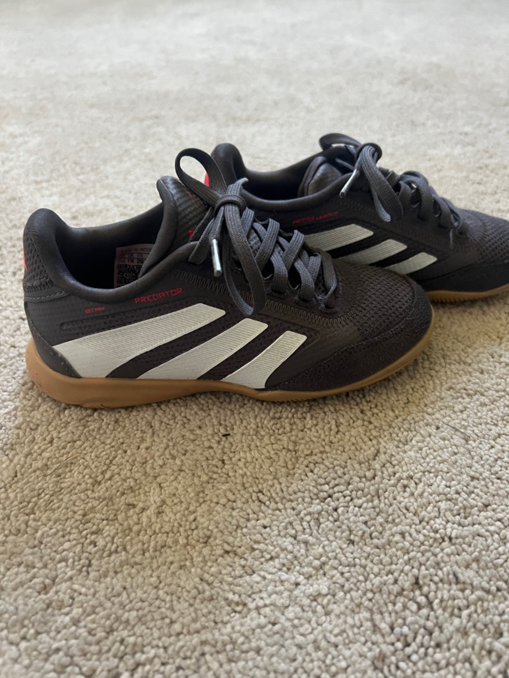 adidas Predator Indoor Training Shoes - Black/White/Gum